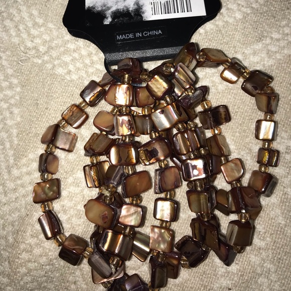 {FREE w/ purchase} Set of 5 bracelets brown to cream colors - Picture 3 of 4